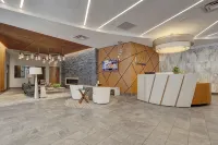 Location, Location, Location HUGE 2000 Sq Ft Condo 17TH Floor Views --- Sleeps 8 - Homestays