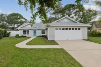 Pool & Hot Tub! Pool Bar! Bikes! 4 Min to Beach! Arcade Games! Golf Cart!! - 4-Star