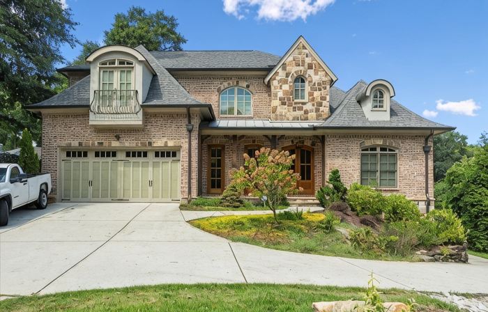 Buckhead Modern Luxury Home with Firepit & Arcade