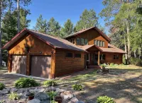 Lakewood Lodge - Marquette Log Cabin w/ Lake Views - 4-Star