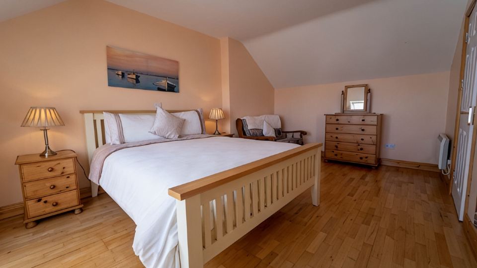 Spacious Comfortable Holiday Home in the Heart of Dingle