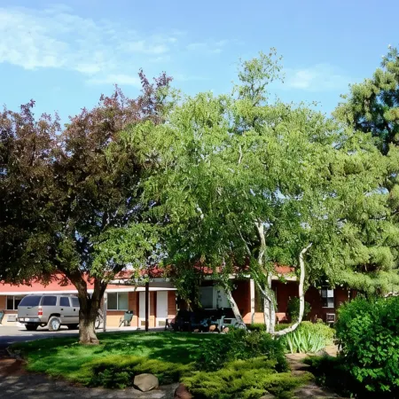Golden West Motel