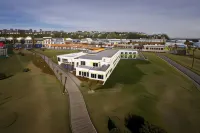 East Pier Hotel - Beach