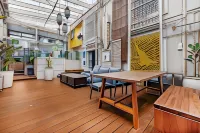 London Gate Backpackers Hostel - 2-Star