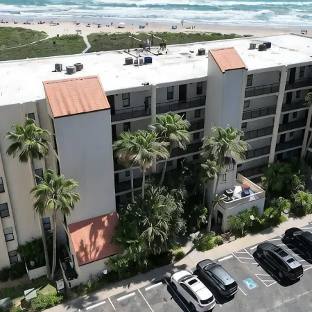 Top Floor - Ultimate Beachfront Luxury Remodeled