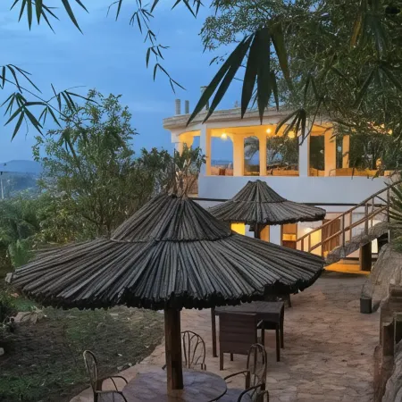 Banda Lodge