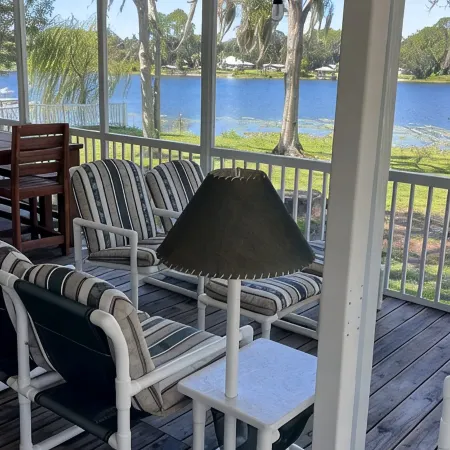 Nice quiet lakefront home with great fishing !