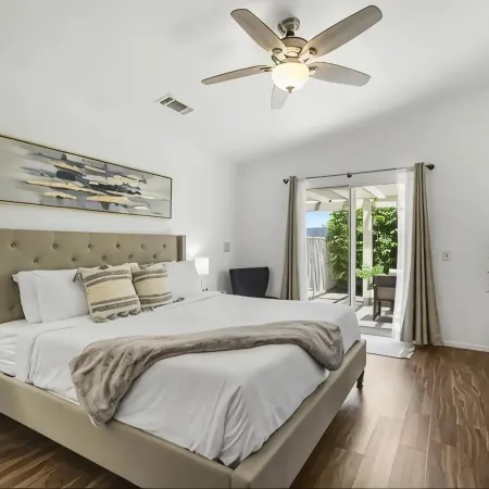 Close to Bnp Paribas Open•Private Saltwater Pool & Spa•Free Spa Heat•King Beds