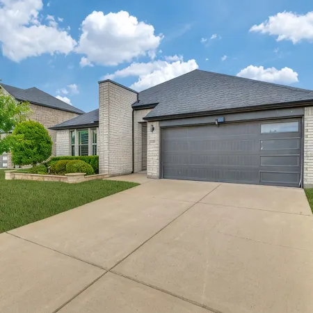 Modern Luxury Home Near Dallas | Open Concept