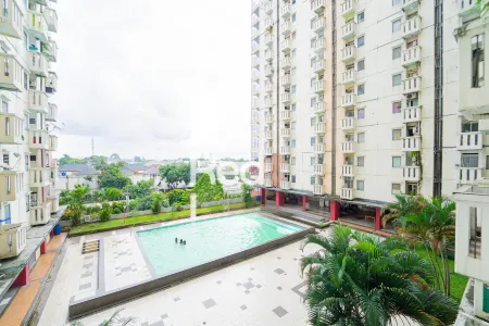 RedLiving Apartemen Cibubur Village - Lily's Room Tower C