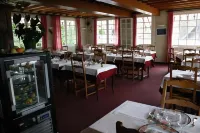Logis Hotel Restaurant du Commerce Hotels in Pont D'ouilly