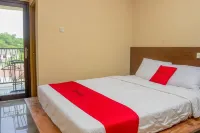 RedDoorz Syariah Near Pasar Modern Cikopo فنادق في Kotabaru
