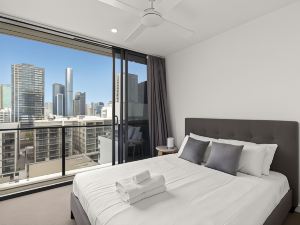 South Brisbane 2 Bedrooms Apartment with Free Parking by KozyGuru