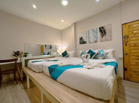 เพียว สเตย์ แอท ซีเอ็นเอ็กซ์