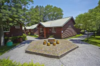 New Era Art Resort & Spa Hotels near Water & Pine Mong Mong Garden