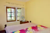 OKA Homestay Mitra RedDoorz Hotels in Cilinaya