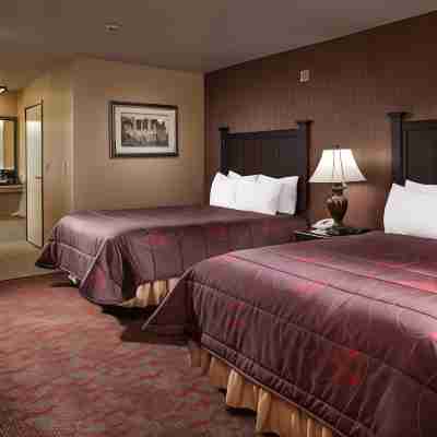 Castle Inn and Suites Anaheim Rooms