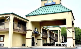 Days Inn by Wyndham North Little Rock/ Maumelle