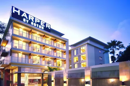 Harper Wahid Hasyim Medan by Aston Отели рядом со станцией Medan Train Station