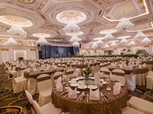 The Mira Central Park Hotel