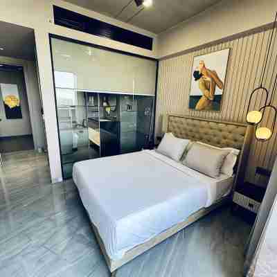 Apricot Motera Rooms