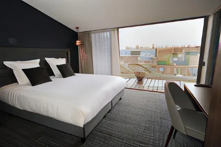 Hôtel la Maison Bord'Eaux Отели рядом с достопримечательностью «Palais Gallien»