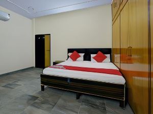 OYO Hotel Sushant Palace