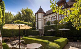 La Maison de Rhodes  le Champ des Oiseaux