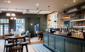 The Drayton Court Hotel - Housity