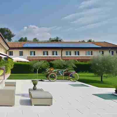 Relais Rossar Boutique Hotel Garda & Hills Hotel Exterior