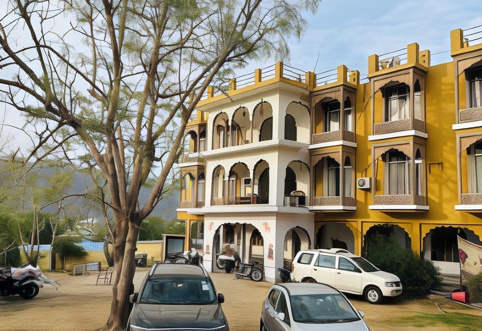 Radhika Palace Hotel - Housity