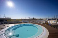 Abba Sevilla - Hot Tub