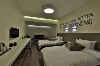 فندق ثري او ناين