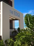 Edge Apartments Cairns Hotel berhampiran Cairns Esplanade Art - Telescopus