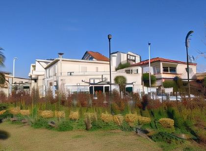 La Promenade Rooms & Suites