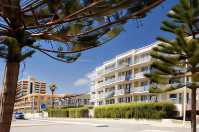 Seashells Scarborough Hotels near Scarborough Beach