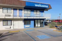 Motel 6 San Angelo, TX Hotel dekat Mary Massie Hall