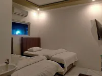 Hotel Krui Ocean Hotel dekat Pantai Mandiri