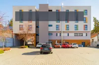 Impiq Hotel - parking