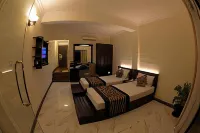 Cafe Aroma Inn Hotels in Kandy Lake Front