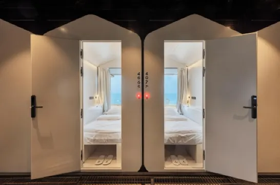 The O Pod Capsule Hotel Отели в г. Тель-Авив