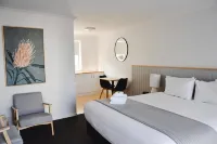 Eight Spence Hotels in Warrnambool