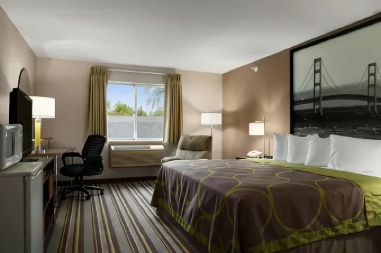 슈퍼 8 바이 윈덤 매니스티