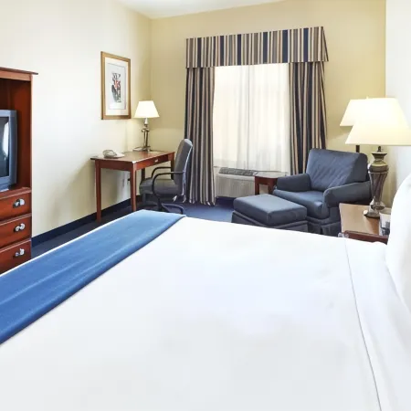 Holiday Inn Express & Suites MOUNTAIN HOME by IHG