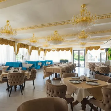 W Regal Boutique Hotel&Spa