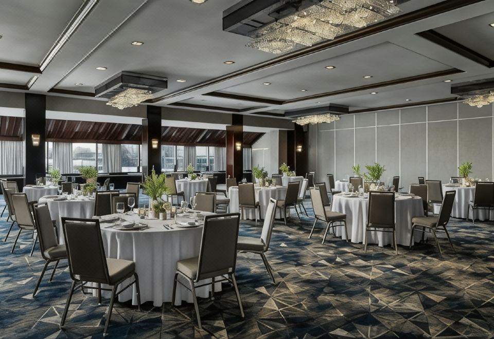 쉐라톤 몬트리올 에어포트 호텔의 쾌적한 객실 내부 사진