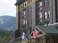 The Vintage Hotel Hotels near Looking Glass