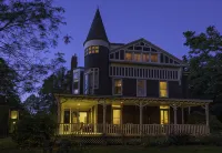Ivy Lodge