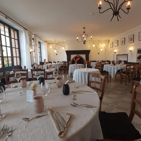 Logis- Hôtel & Restaurant le Montligeon