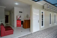 RedDoorz Hostel Near Kota Lama Semarang Hotels in East Semarang